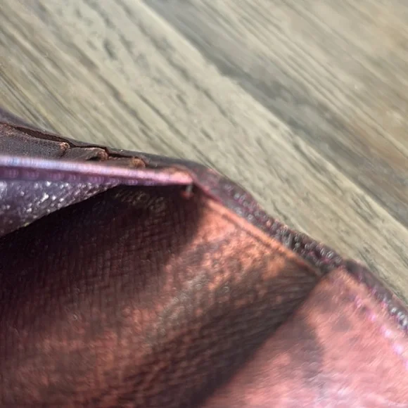 Louis Vuitton Slim Purple Taiga Billfold - Picture 8 of 14